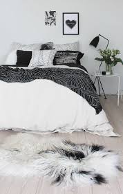 black and white bedroom ideas