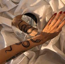 Quelle est la signification du tatouage serpent ?