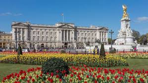 Conheça os palácios da Rainha Elizabeth II e saiba como visitá-los no Reino  Unido | CNN Brasil Soft