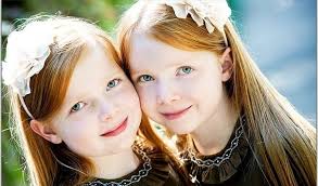   Photos beautiful twins images?q=tbn:ANd9GcT