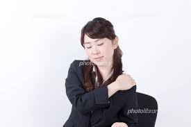 肩を揉む女性 写真素材 [ 915107 ] - フォトライブラリー photolibrary