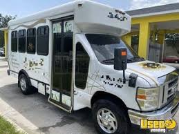 mobile hair salon trucks