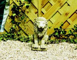 Ln009 Small Sitting Lion Aston Garden