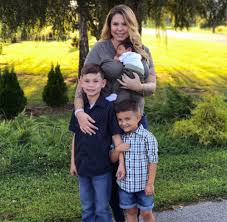 Kailyn kail lowry is a television personality, book author, and social media influencer with over 8 million combined followers. Kailyn Lowry Claps Back At Critics Who Ask Why 4 Kids People Com