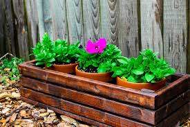 easy diy planter box wholemade homestead