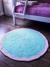 round crochet rug with t shirt yarn