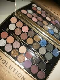 30 eyeshadow palette fortune favours