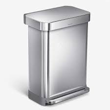 5 Best Touchless Trash Cans 2023