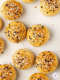 air fryer bagel minis with everything