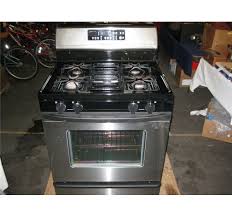 Automatically cleans the oven according to a preprogrammed cycle. Whirlpool Gold Accubake Gas Stove Oven