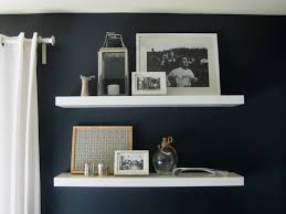 how to hang pictures without ruining