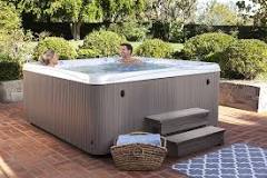 How many years does a hot tub last?