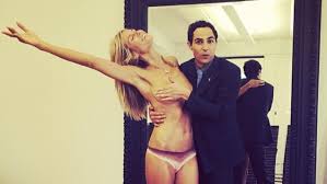 She has appeared on the cover of the sports. Heidi Klum Posiert Fast Nackt Mit Zac Posen