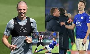 Jonathan grant evans (born 3 january 1988) is a northern irish professional footballer who plays as a defender for premier league club leicester city and the northern ireland national team. Jonny Evans Ready To Help Leicester Realise Their European Ambitions Daily Mail Online