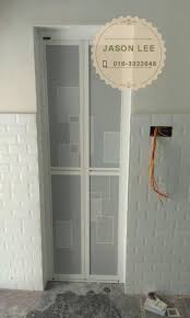 Pada umumnya, pintu aluminium merupakan jenis pintu yang sering dijumpai dan banyak digunakan di rumah sakit, perkantoran, perhotelan, maupun ruko. Bifold Door Toilet Bathroom Pintu Lipat Aluminium Bilk Air Tandas N19042 Home Furniture Others On Carousell