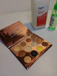 easily sanitize eyeshadow palettes