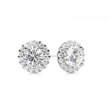 5 steps to clean diamond earrings at