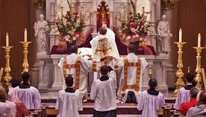 If you plan to attend the easter mass at st. Vatican Liturgy Chief Urges All Priests To Celebrate Mass Ad Orientem Roman Catholic Man