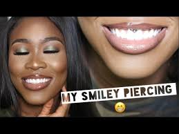 This is just a quick video i made to how to change your smiley piercing ! All About My Smiley Piercing Pain Healing Price Piercer Jewellery And More Youtube