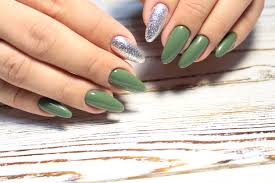 37 trending green nails to envy in 2023