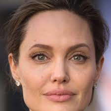 how to get the angelina eye 9style