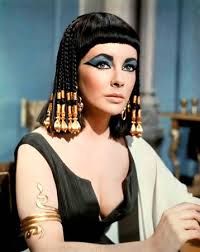 make a beautiful cleopatra makeup for