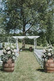 stylish outdoor wedding aisle décor