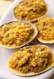 What is the difference between baked clams and clams casino?