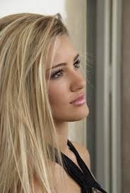 Long hair dyed in a simple, basic, brown color might not turn out to be the exciting hairstyle you've always dreamed about. Brown Eyes With Blonde Hair Pretty Blonde Hair Brown Eyes Blonde Hair Makeup Brown Eyes Blonde Hair