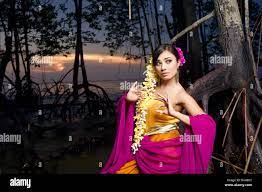 Javanese women hi-res stock photography and images - Alamy