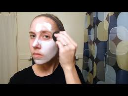 how to apply white face makeup properly
