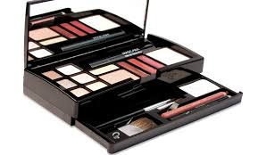 makeover essentials makeup kit