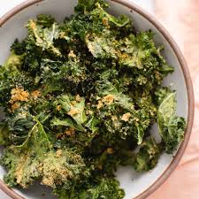 cheesy nutritional yeast kale chips