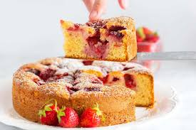easy fresh strawberry cake