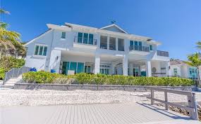 luxury oceanfront homes in