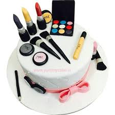 Selecting the perfect design for your girlfriend's birthday cake doesn't need to be stressful. Makeup Birthday Cake Online Free Home Delivery Yummycake