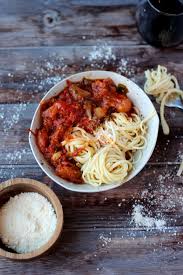 chunky tomato sauce noodles the