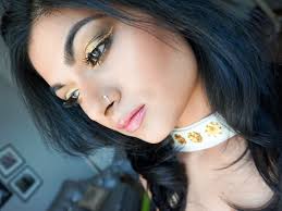 sonam kapoor gold eye makeup look