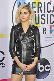 If you looked at a picture of selena gomez's new blonde hair and thought, yes. Selena Gomez Went Through Nine Hour Process For Platinum Blonde Look Hello