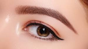 how to keep your eyeliner in place all