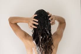 10 common causes of oily hair