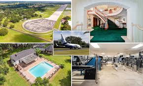 John travolta's house is a functional airport with 2 runways for his private planes. Mansion With Its Own Runway And John Travolta As A Neighbor Goes On Sale For 10 5m Daily Mail Online