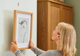 How To Hang A Picture Frame On A Wall