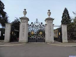 Elizabeth Gate Kew Gardens London
