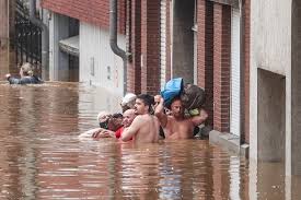 Le gouvernement fédéral a décrété un jour de deuil national ce mardi 20 juillet pour les victimes des inondations meurtrières des deux derniers jours. 6fe9xqxdnqrksm