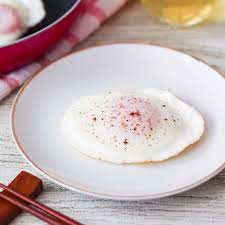 Medamayaki (The Japanese Way of Making Fried Egg) - UmamiPot