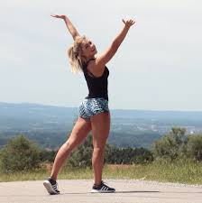 Charlotte flair works out with fitness model sophia thiel. 2 Monate Youtube Pause Sophia Thiel Verrat Den Grund