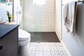 4 ways to update bathroom tile without