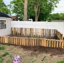 35 pallet fence ideas to build