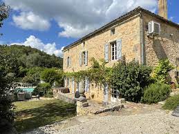 maison en pierre de 3 chambres